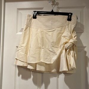 NWT - Farm Rio - size medium cream skirt